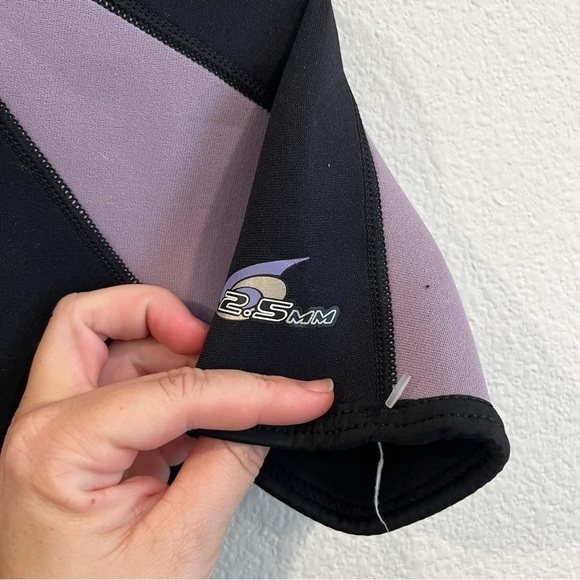 2.5mm Junior's NeoSport Shorty Springsuit size 12 black and lavender - Picture 11 of 14